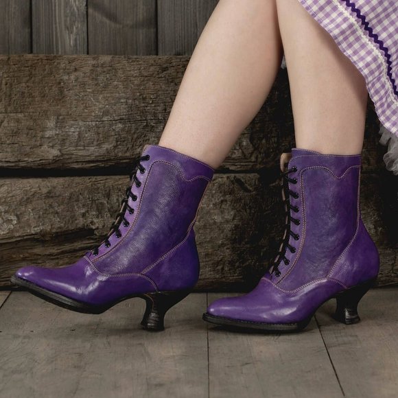 Victorian Leather Boots Oak Tree Farms - Picture 3 of 15